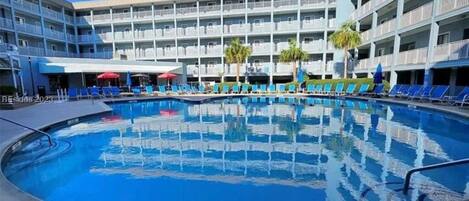 Indendørs pool, udendørs pool