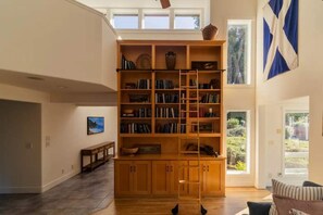 المنشأة من الداخل