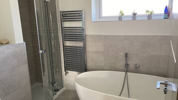 House | Bathroom | Separate bathtub and shower, deep-soaking bathtub, hair dryer, towels