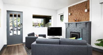 Downtown Bungalow