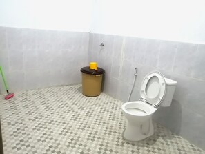 Soap, toilet paper - Temukan Ketenangan di Semar88 Guest House Jogja (Jogja)