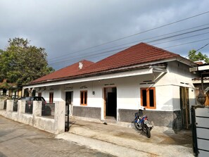 Exterior - Temukan Ketenangan di Semar88 Guest House Jogja (Jogja)