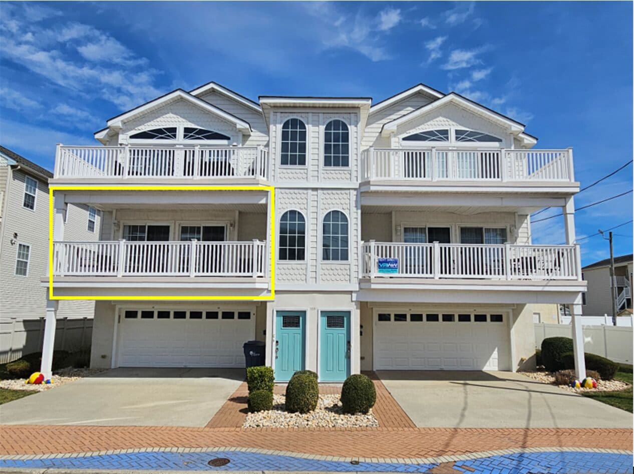 Large condo 1.5 blocks from beach, Wildwoods sign and convention center