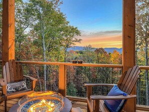 Property grounds - Mollie Mountain Hideaway--Peaceful Escape,VIEWS,Hikes,Wineries! (Ellijay)