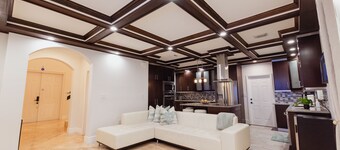 Welcome to our Miami Getaway! Discover our stylish, comfortable luxurious villa!