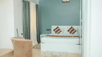 ์ปดํฌํธ ์ํํธ | 15 ๊ฐ์ ์นจ์ค, ์๋ง ์ปคํผ, ๋ฐฉ์ ์ค๋น, ๋ค๋ฆฌ๋ฏธ/๋ค๋ฆฌ๋ฏธํ