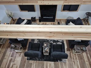 Smart TV - Waterfront house w/ large garage located on trail 8 in Grand Marais. (Grand Marais)