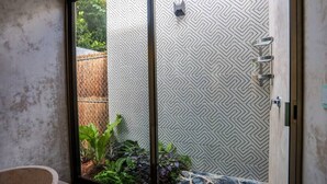 Ảnh chưa phân loại, 5 trong số 28 ảnh, nút