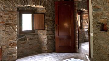 4 slaapkamers, een bureau, gratis wifi, beddengoed