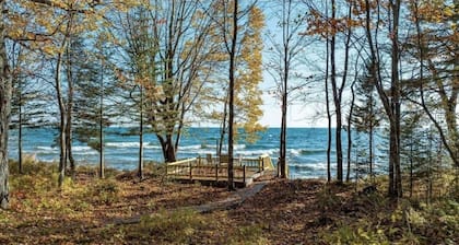 Cozy Lakefront Serenity - a place where relaxation meets the whispers of nature!