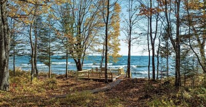 Cozy Lakefront Serenity - a place where relaxation meets the whispers of nature!