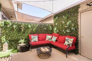 Terrace/patio - Townhouse suite w/ gameroom

 (Fresno)