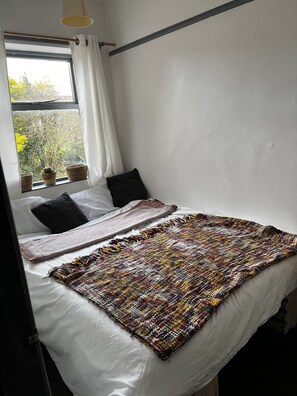 2 quartos, ferros/tábuas de passar roupa, Wi-Fi, roupa de cama