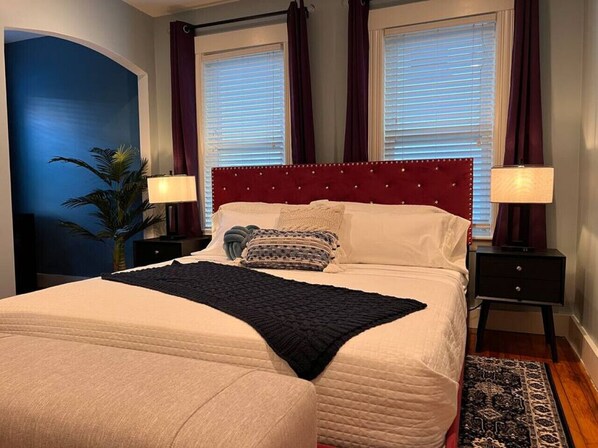 2 bedrooms, desk, iron/ironing board, WiFi