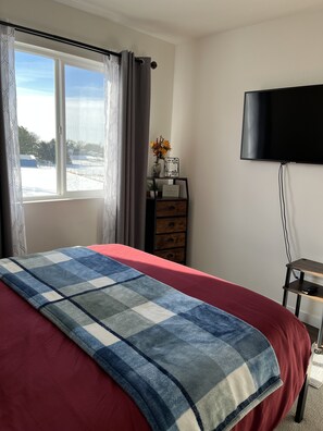 3 chambres, bureau, Wi-Fi gratuit, draps fournis