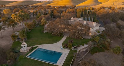 Eagle Oak Ranch by Avantstay Views, Pool, Privacy