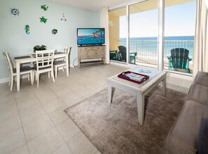 TV connectée, table de tennis de table, livres, médiathèque