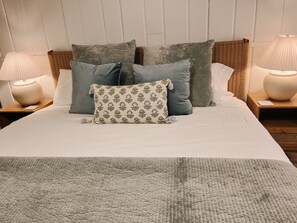 Internet, bed sheets