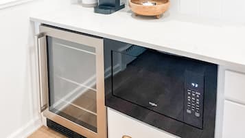 Réfrigérateur, micro-ondes