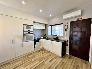 Fridge, microwave, oven, dishwasher - ALBUFEIRA CENTRAL 7 by HOMING (Albufeira)