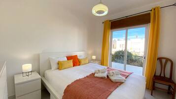 3 slaapkamers, een strijkplank/strijkijzer, gratis wifi