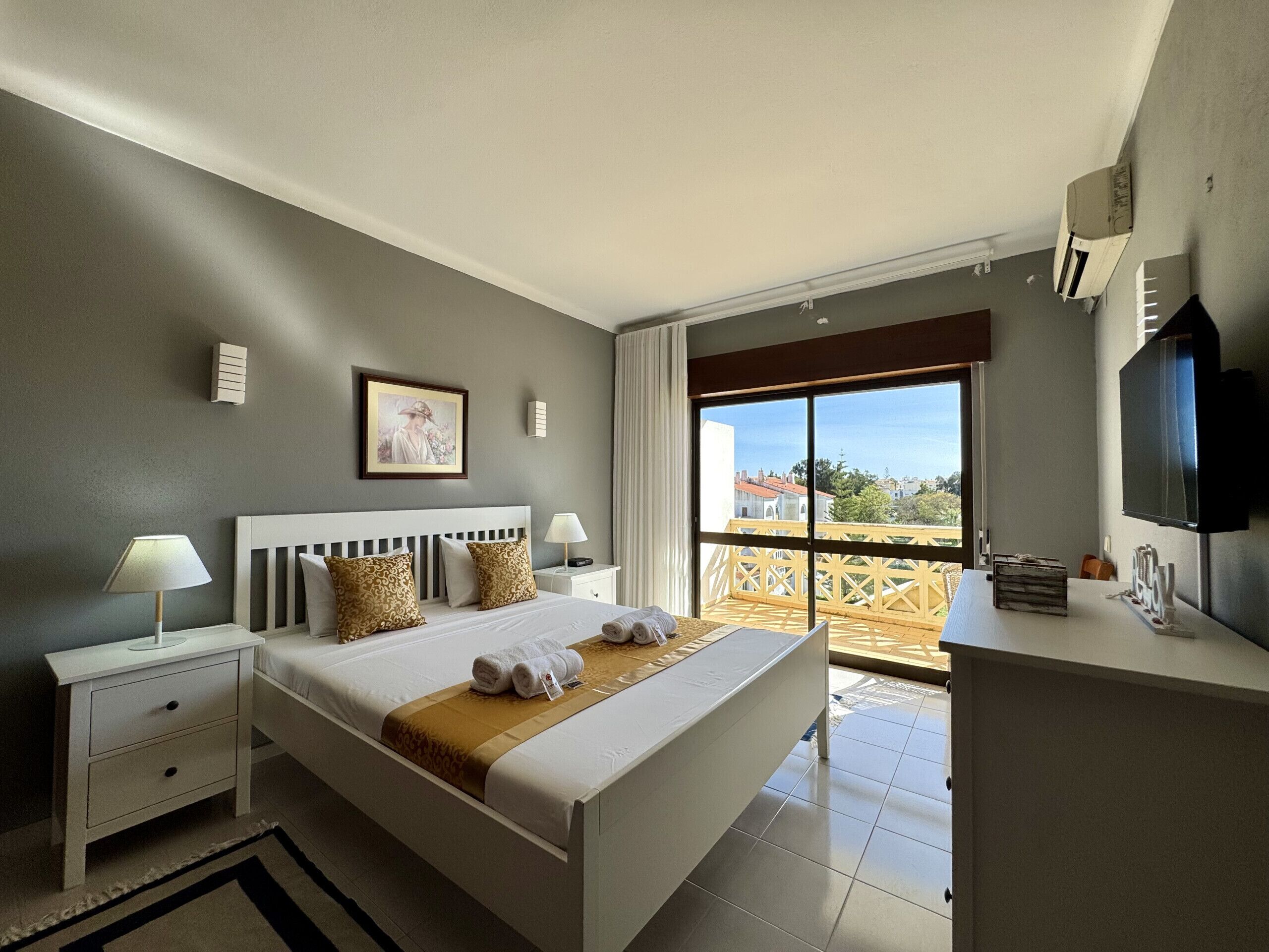 2 bedrooms, iron/ironing board, free WiFi
