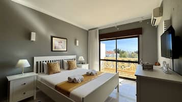 2 bedrooms, iron/ironing board, free WiFi
