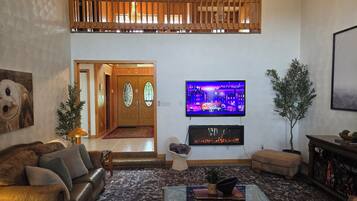 Smart-TV, Kamin, Videospiele, DVD-Player