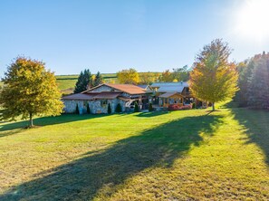 المنشأة من الخارج