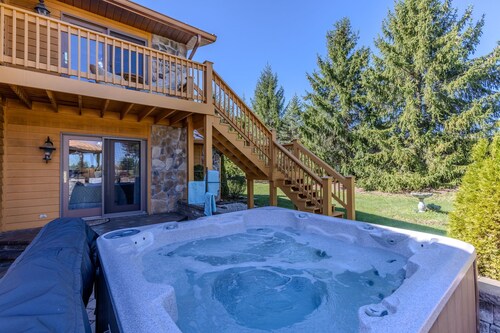 Deep Creek Serenity Retreat: Heated Pool, Patio,  Hot Tub, Sauna, Gym, Game Room