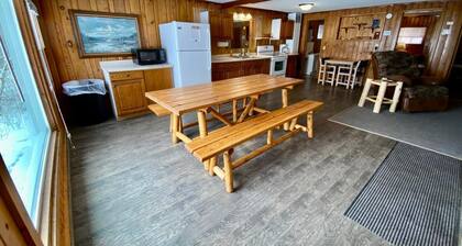 Cabin 2 Lakefront Family Resort