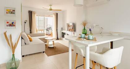 Modern Penthouse w/Rooftop Terrace, Parking + Lift, 360 Views + Optional Hot Tub