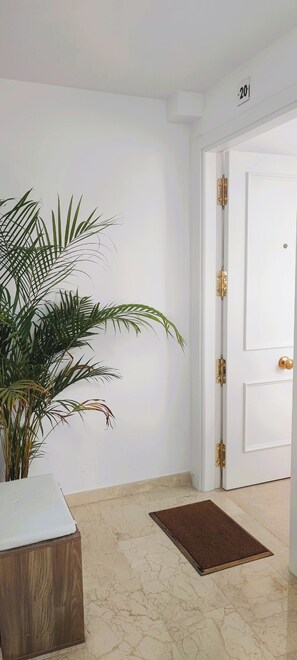 Interior - Modern Penthouse w/Rooftop Terrace, Parking + Lift, 360 Views + Optional Hot Tub (Cómpeta)