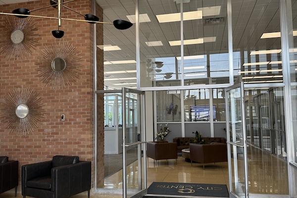 Vista frontal de la propiedad