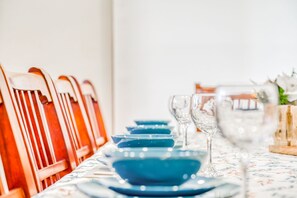 Dining - Niagara Falls Farmhouse Cottage • Heated Pool • Cozy Loft (Niagara Falls)