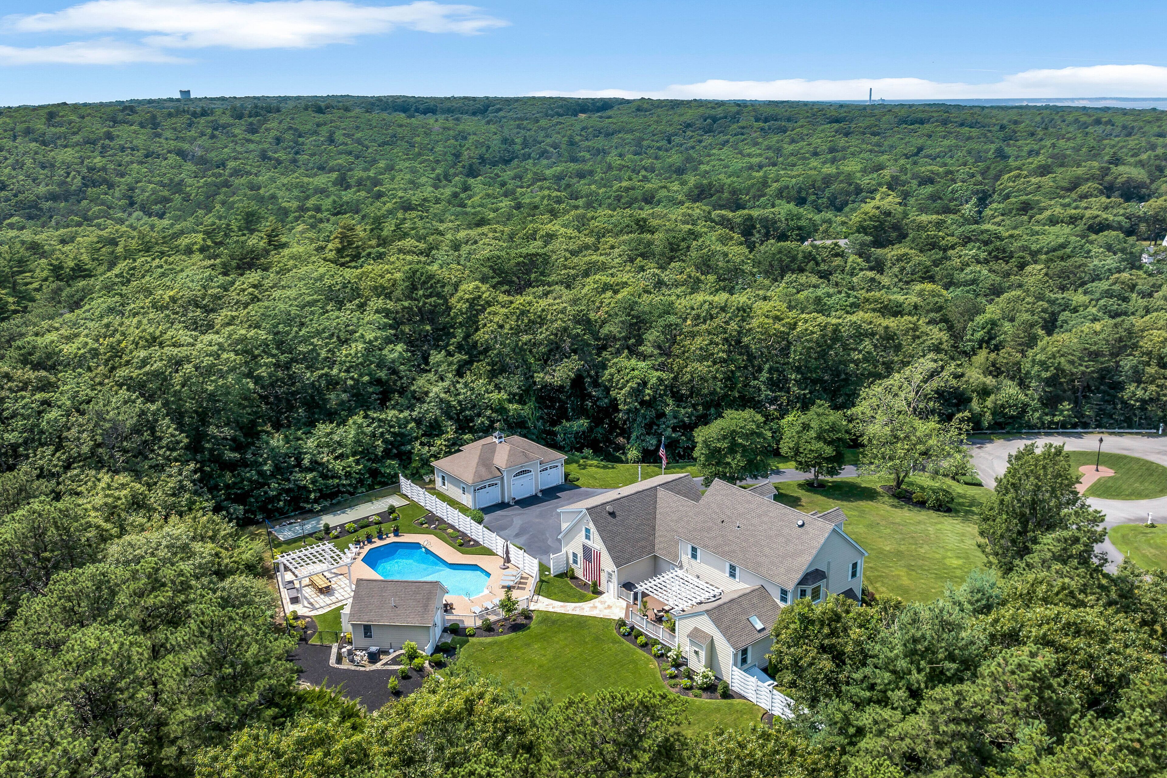 New for 2024 Luxury 4BR 3BA Cape Cod Retreat with Pool, Pool House, Game Room