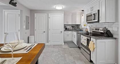 Newly renovated, modern 2 BR close to Boston!