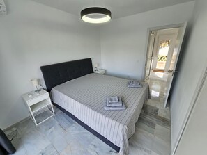 3 chambres, fer et planche à repasser, lit parapluie, Wi-Fi