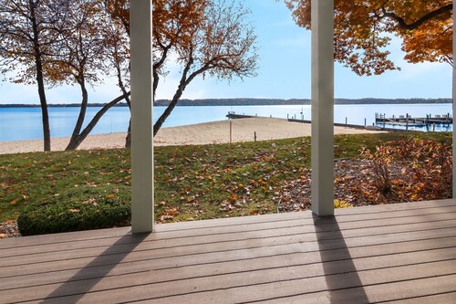 Beachy Keen - Charming Condo on Sutton Bay