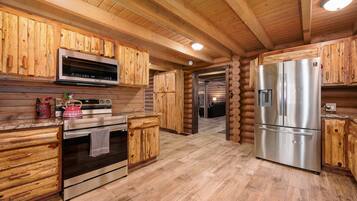 Mikroaaltouuni, uuni, liesi, astianpesukone