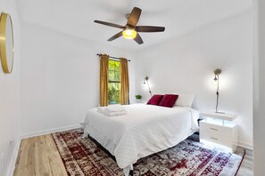 4 sovrum, skrivbord, strykjärn/strykbräda och wi-fi