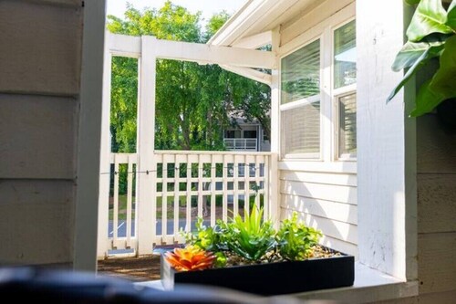 Rich Alter Egos 1Bd Suite w/ Free Parking

