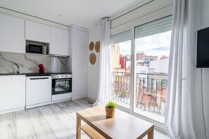 Fridge, microwave, oven, stovetop - Piso Para 4 Personas a 80 Pasos de la Playa de Lloret de Mar (Lloret de Mar)