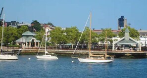 Marina - Classic & stylish condo near iconic Boston Harbor (Boston)