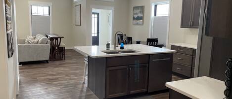 Smart-TV, peis, fotballspill og bordtennis