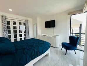 1 habitación, escritorio, tabla de planchar con plancha y wifi gratis 