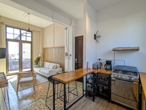 Apartamento (2B) | Cozinha privada | Geladeira, micro-ondas, fogão, torradeira
