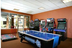 Games room - Grandview at Las Vegas SUPER BOWL Sleeps 4, 1 King and 1 Queen Sofa Bed Suite
(Las Vegas)