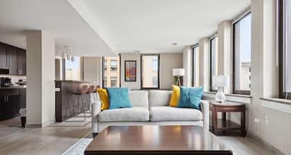 Modern Downtown Apartment