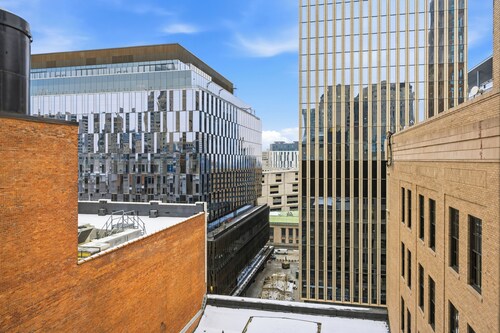 Modern Downtown Apartment